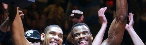  文班亚马当选年度最佳新秀并入选一阵  