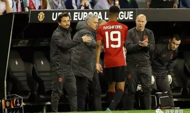  曼联租借悍将发威，补时连入两球逆天改命  