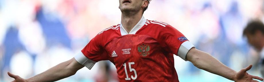  博洛尼亚定位球配合精妙,连续造威胁终破门