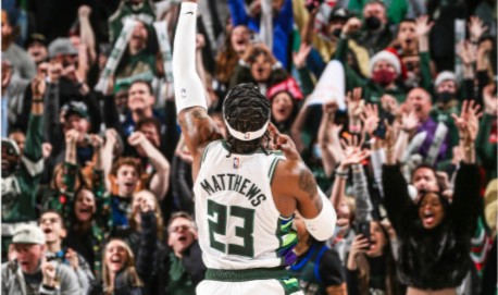  凯尔特人逆转雄鹿锁定东部决赛席位  