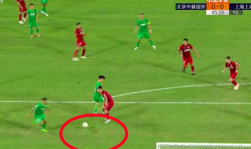  法甲裁判争议判罚频发 VAR技术应用再遭质疑  