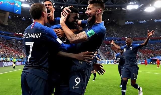  姆巴佩梅开二度助球队取胜，法甲射手榜强势登顶  