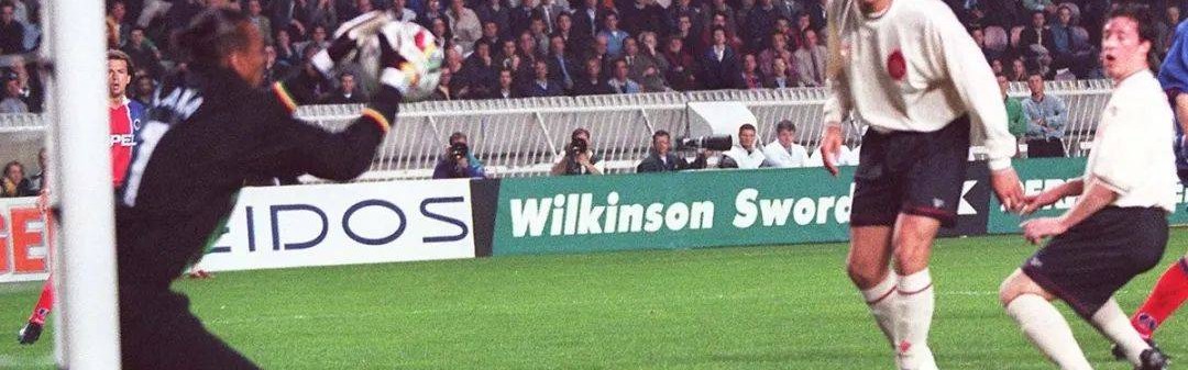  布雷斯特门将超神扑救零封巴黎  