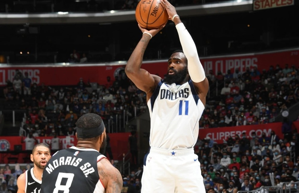  东契奇末节独揽关键分独行侠险胜凯尔特人